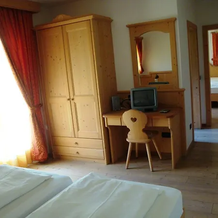 Agritur Cornasest Bed & Breakfast *