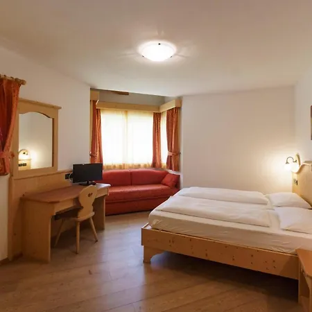 Agritur Cornasest Bed & Breakfast Breguzzo
